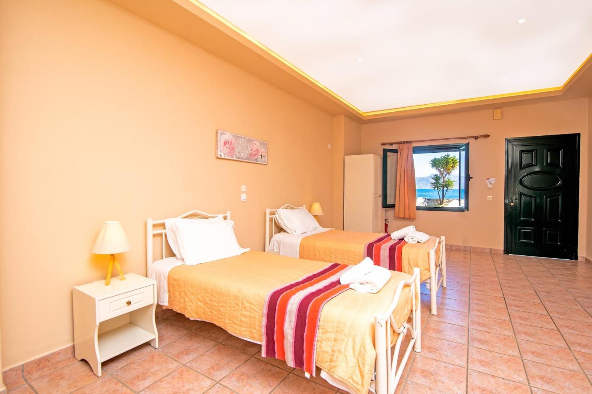 Villa Annie By Villa Plus คัสซิโอปี ภายนอก รูปภาพ