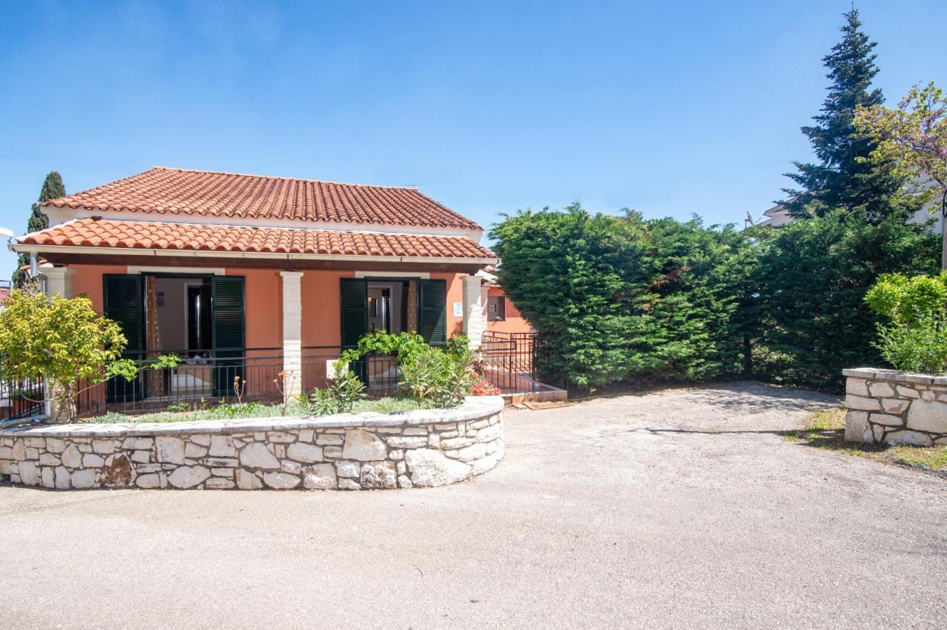 Villa Annie By Villa Plus คัสซิโอปี ภายนอก รูปภาพ